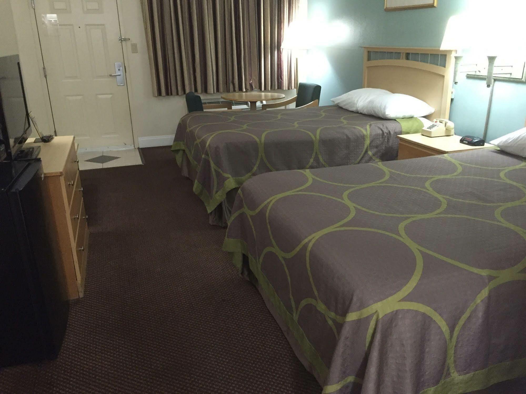 ซูเปอร์ 8 บาย วินด์แฮม ฟอร์ต วอลตัน บีช Motel ฟอร์ตวัลตันบีช ภายนอก รูปภาพ